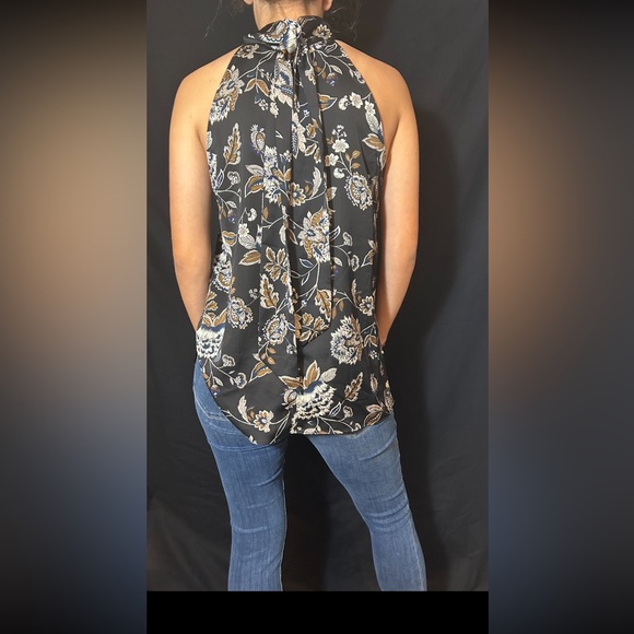 RW&Co. Top, high neck halter top ladies size medium. - Picture 4 of 16